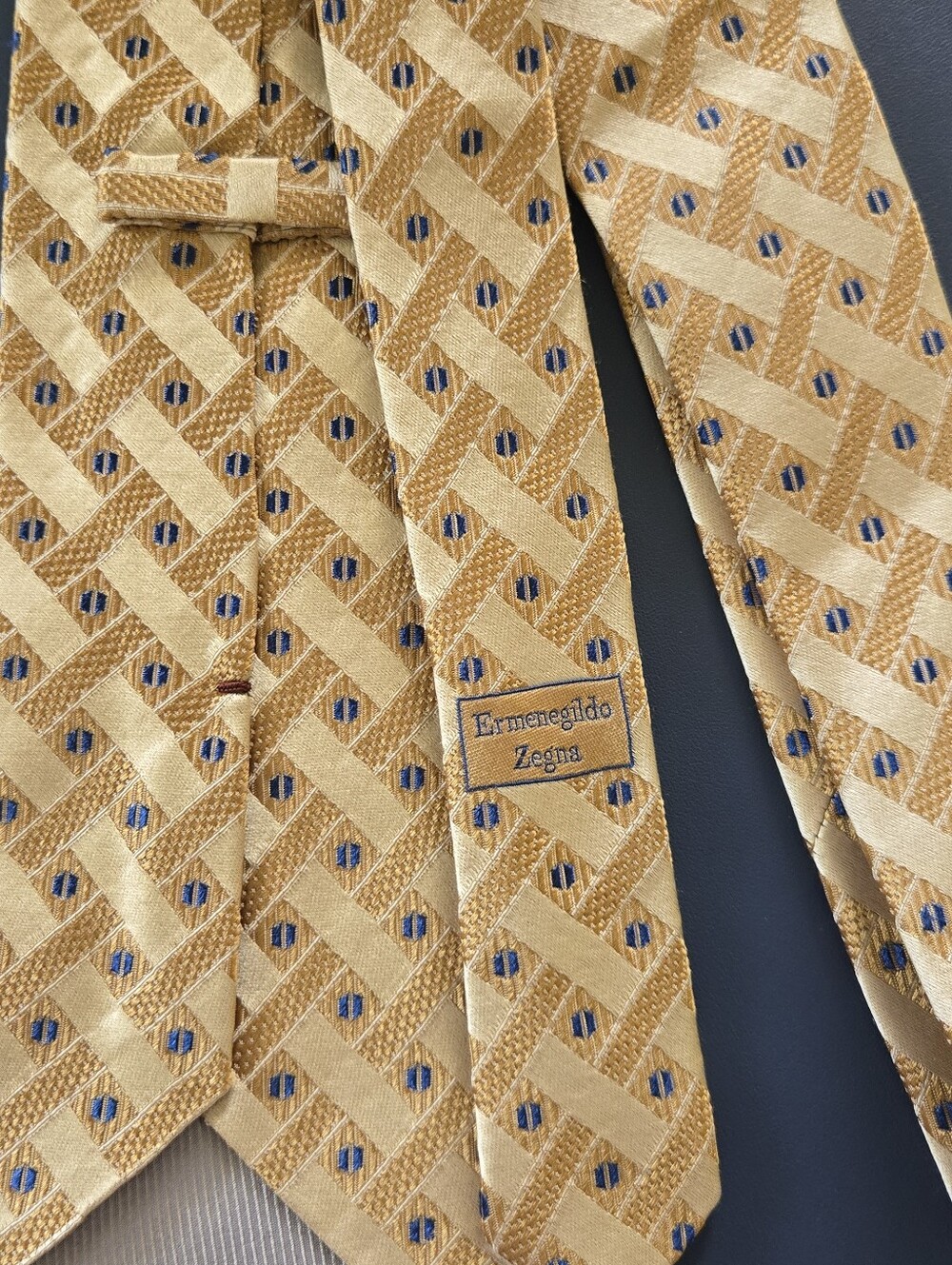Ermenegildo Zegna Antique Gold Sheen Navy Geometric Print Silk Tie Made In Italy - Picture 11 of 11